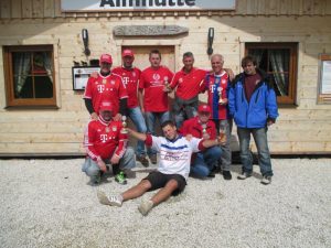 International: Die Sieger vom Reichenhaller Fanclub mit Vertretern aus Griesbach, Natternbach und Inzell